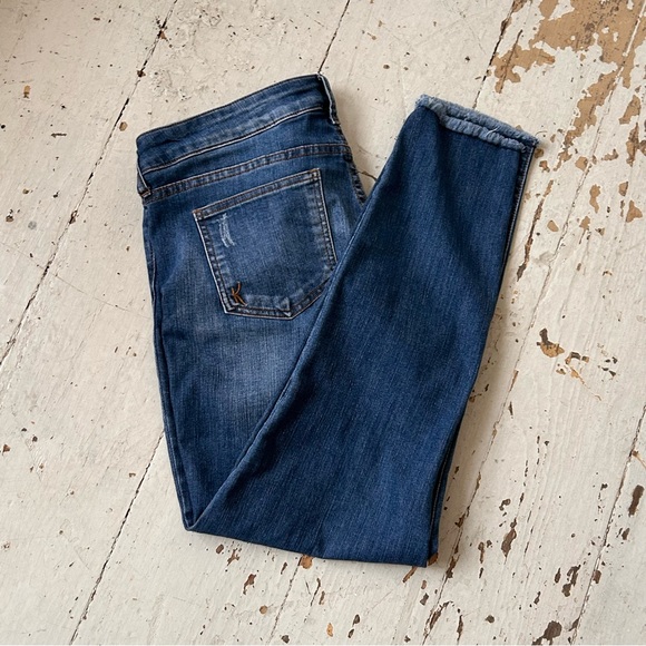 Kut from the Kloth Raw Hem Cropped Straight Leg Jeans - Picture 6 of 16